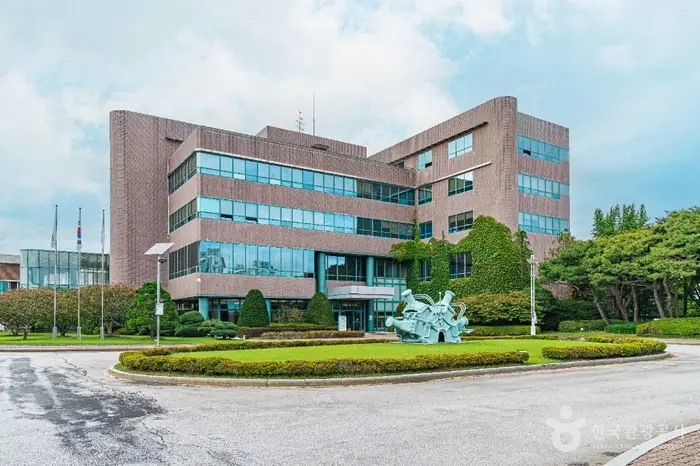 전주한지박물관 · 문화시설