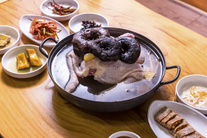 능이손칼국수 · 음식점