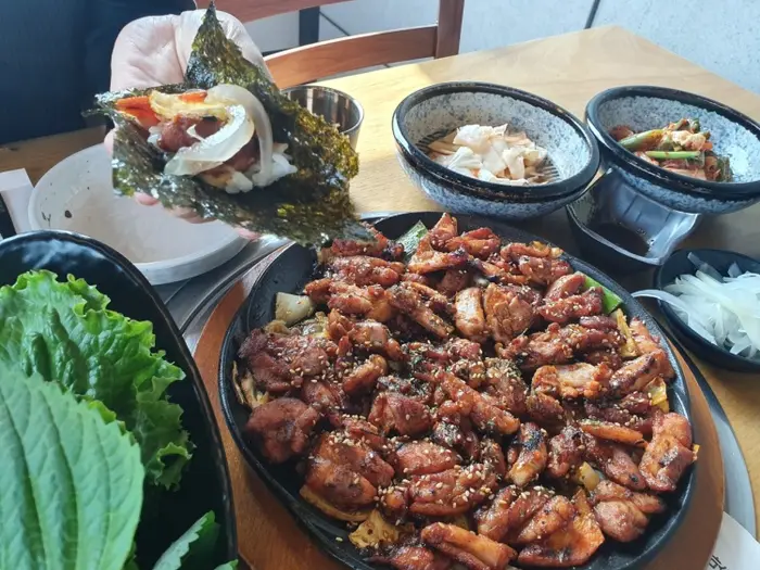 마세오른 · 음식점