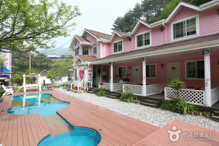 아미띠에펜션 · 숙박