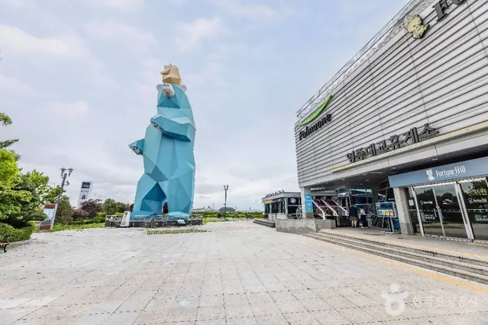 영종대교휴게소 기념관 · 문화시설