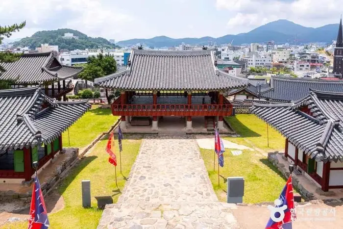 통영 삼도수군통제영 · 관광지