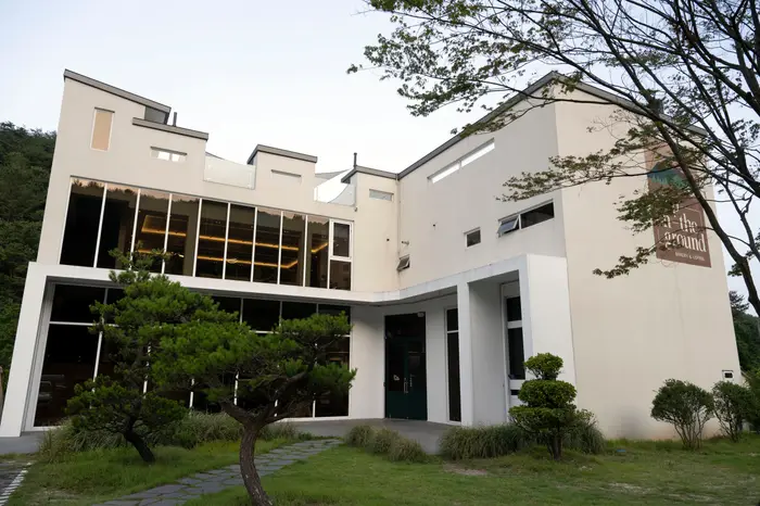 스텝온더그라운드 · 음식점