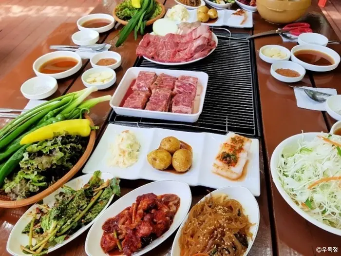 우목정 · 음식점