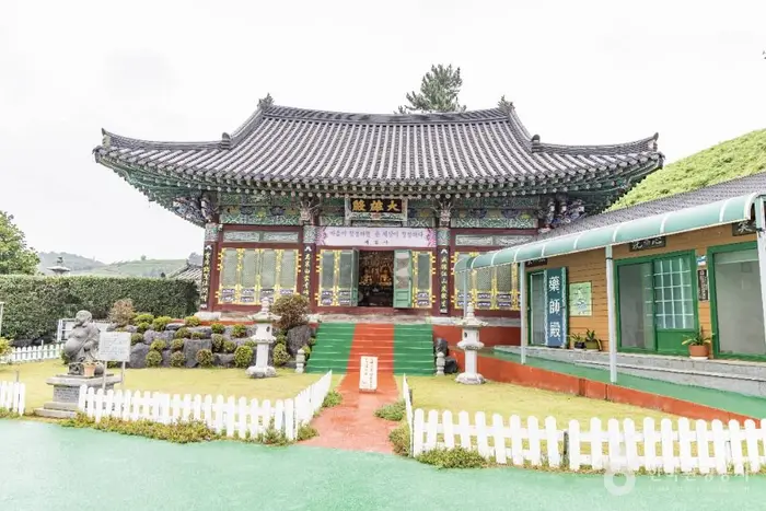 세심사(남해) · 관광지