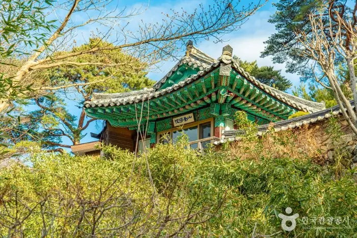 통도사 자장암 · 관광지