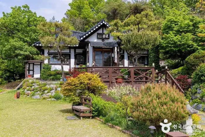 금성제면소 · 음식점