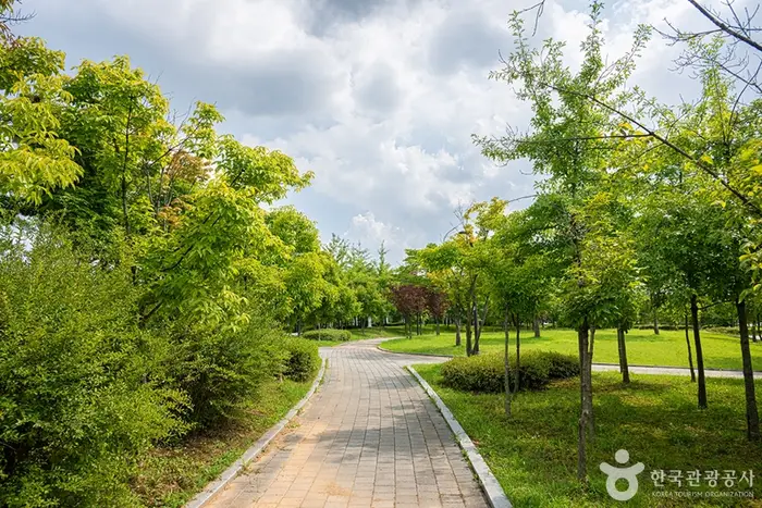 화정중앙공원 · 관광지