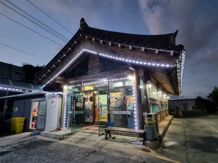 우렁각시쌈밥 · 음식점