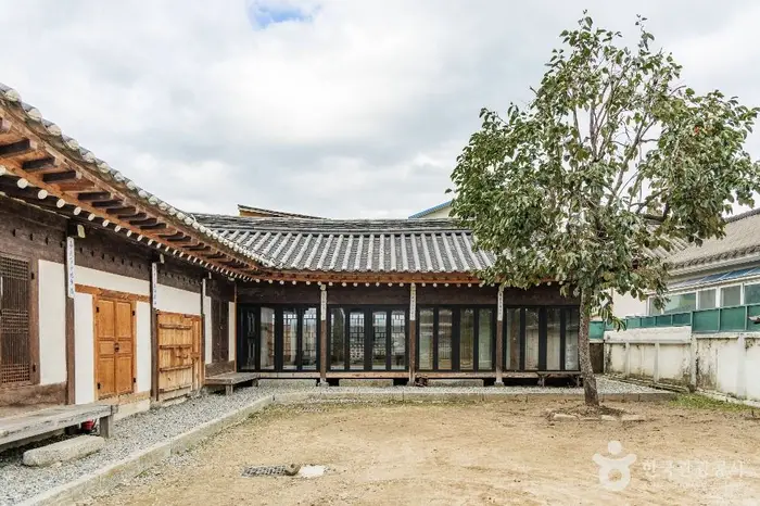 괴산군수 관사 · 관광지