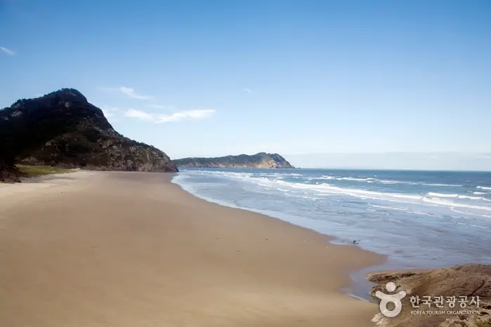 띠밭넘어해변 · 관광지