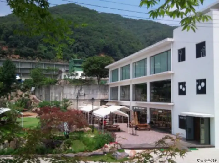 늘푸른정원 · 음식점