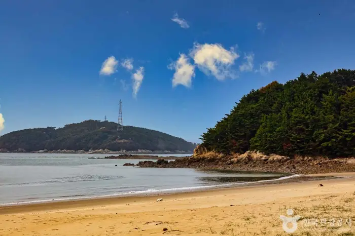 승봉도 이일레 해변 · 관광지