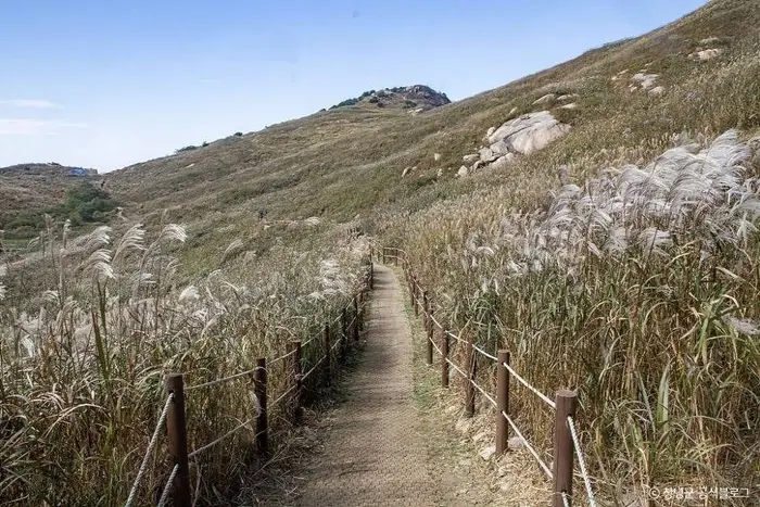 화왕산군립공원 · 관광지