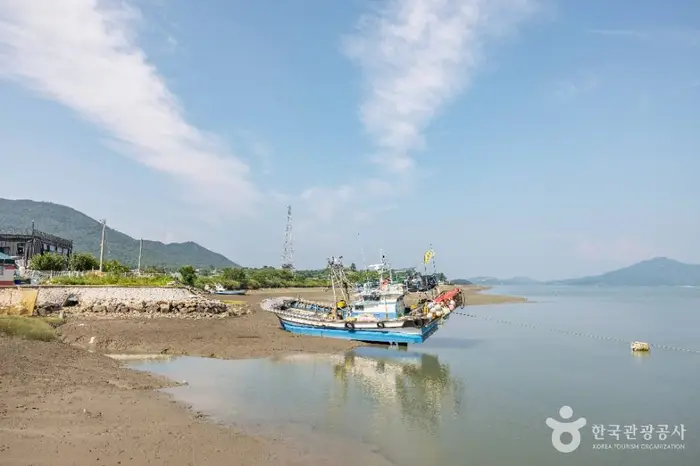 남산포 선착장 · 관광지