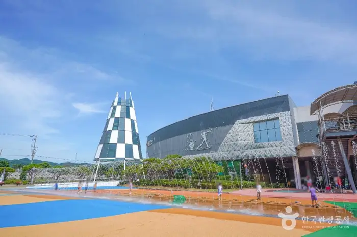 진주청동기문화박물관 · 문화시설