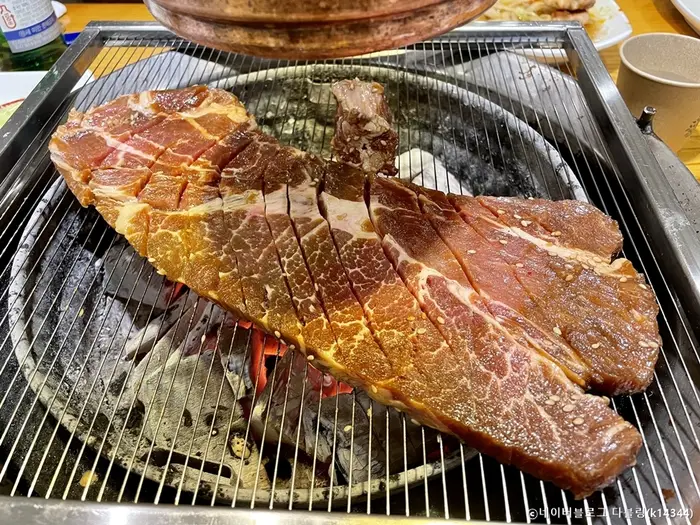 동산참숯갈비 · 음식점