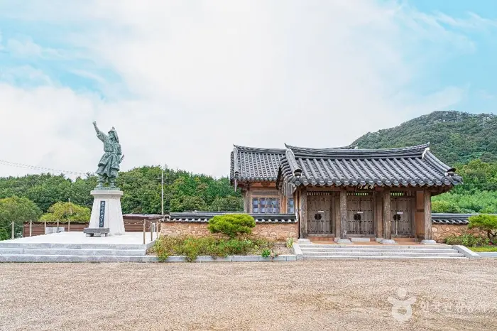 배중손 사당 · 관광지