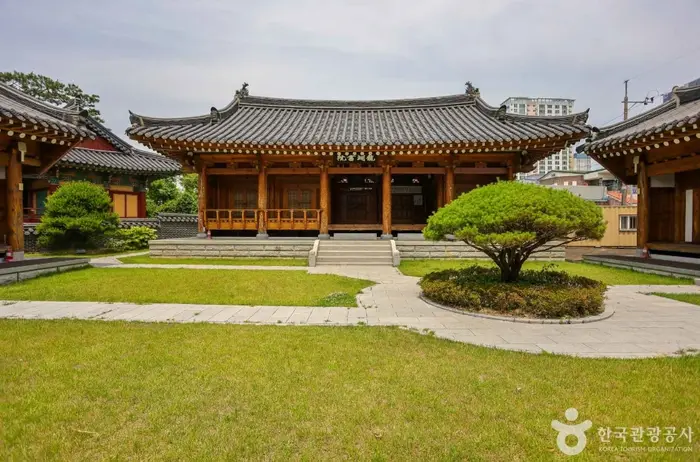 용연서원 · 관광지