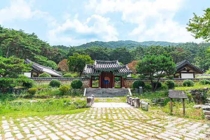 월봉서원·빙월당 · 관광지