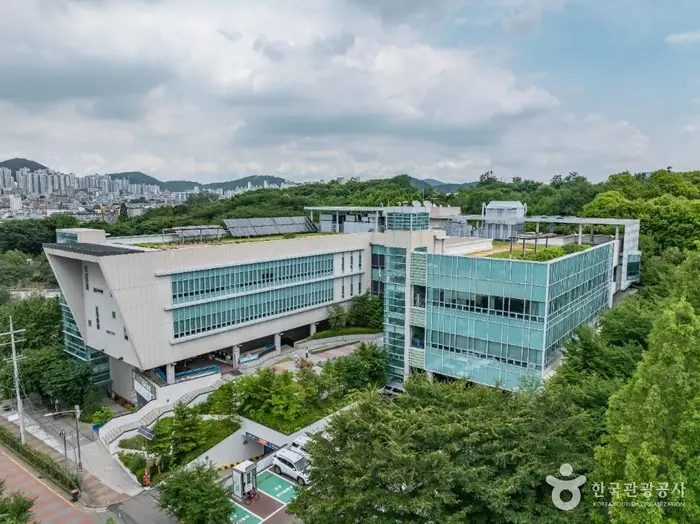 인천도서관 · 문화시설