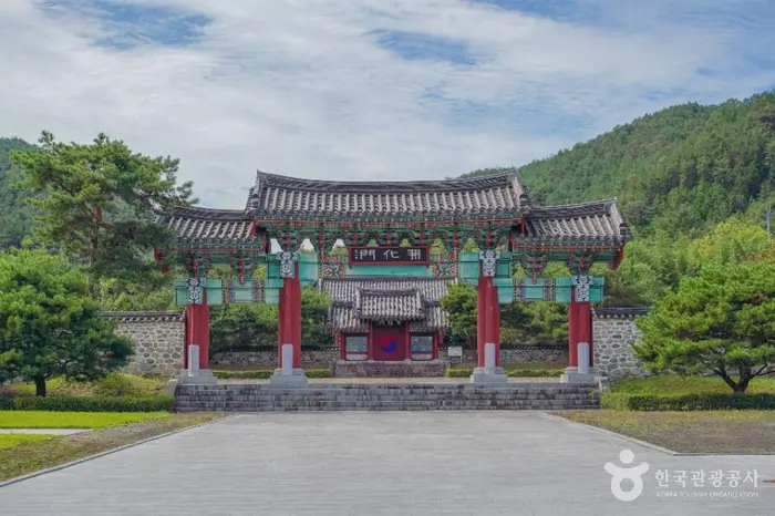 송재 서재필선생 생가와 기념공원 · 관광지