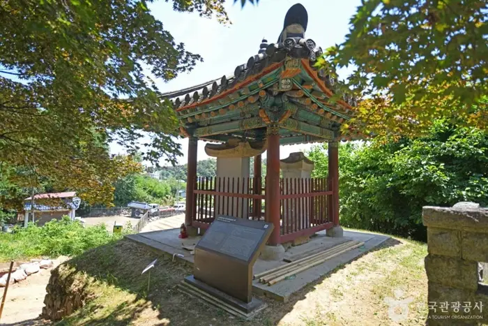 고경명선생비 · 관광지