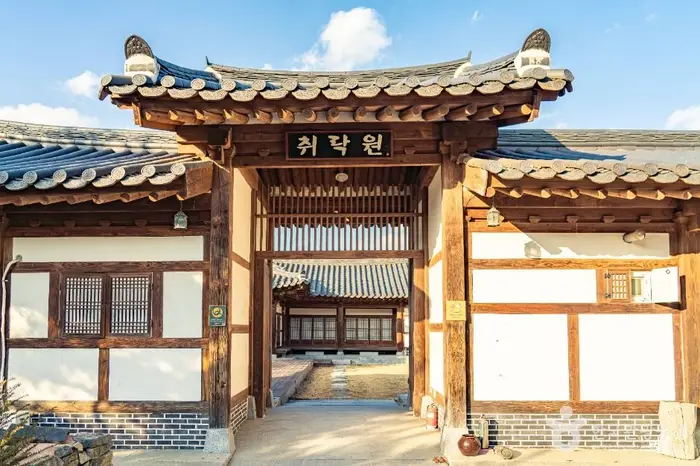 필봉농악전수관 · 문화시설