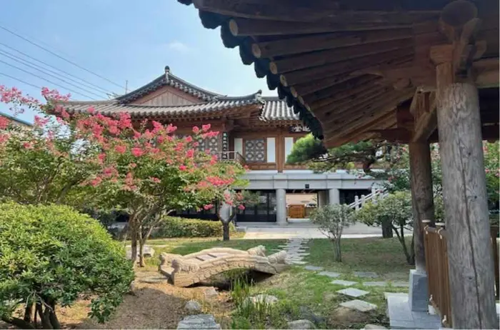 어련당 · 숙박