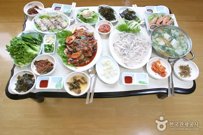 한성식당 · 음식점