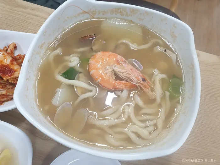 닐리리 손칼국수 · 음식점