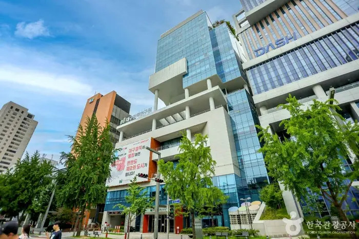 대구경북디자인진흥원 · 관광지