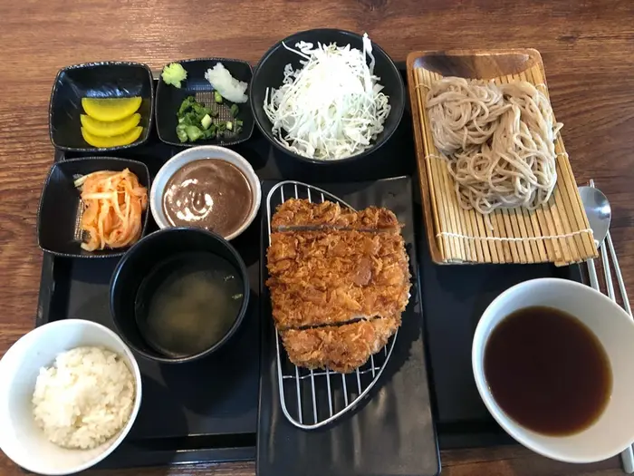 성북돈까스 · 음식점