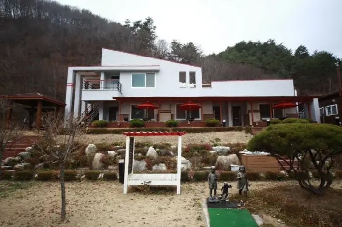 비블로스펜션 · 숙박