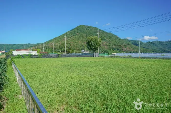 김해 예안리 고분군 · 관광지