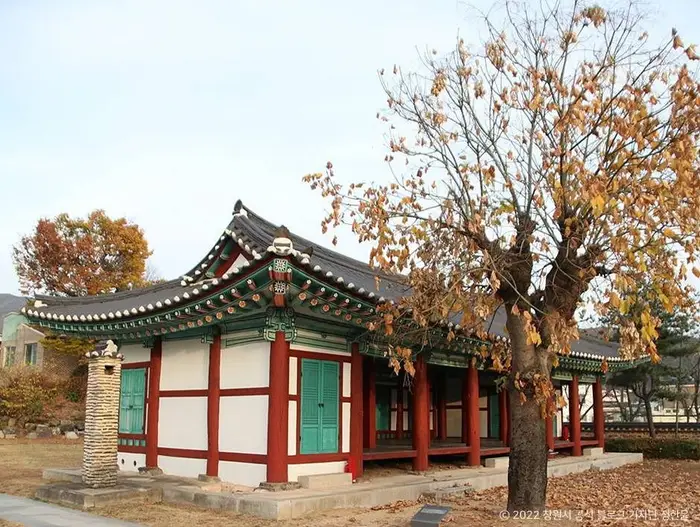 창원 진해현 관아 및 객사유지 · 관광지