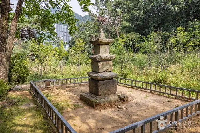 봉일사지삼층석탑 · 관광지