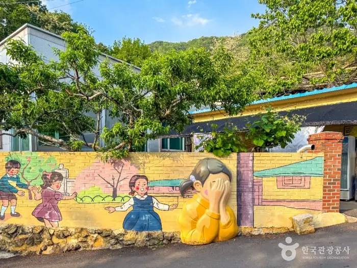 마비정 벽화마을 · 관광지
