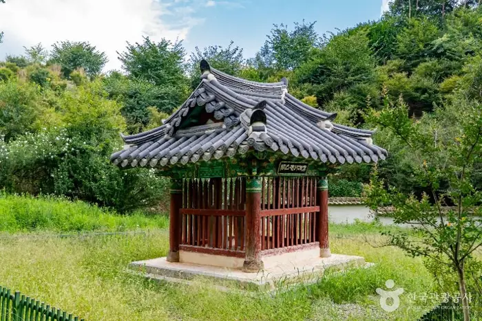 김복규·김기종 효자 정려비 및 정판 · 관광지