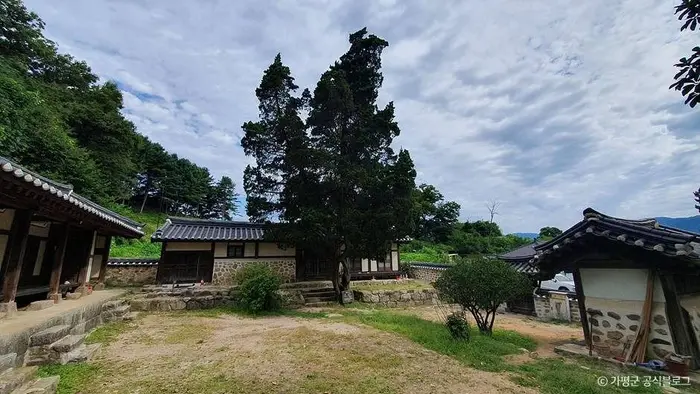 가평 연하리향나무 · 관광지