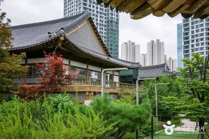송도 한옥마을 · 관광지