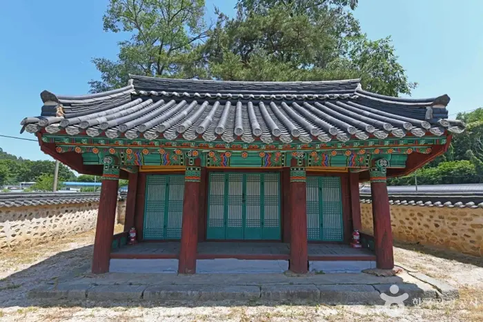 조헌사당(표충사) · 관광지