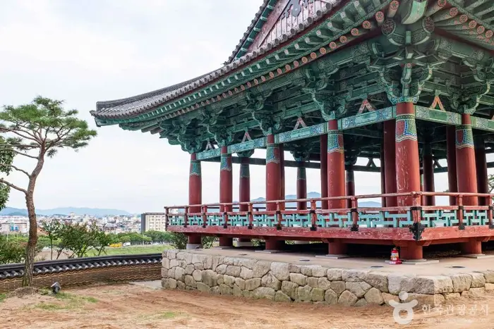금장대 · 관광지