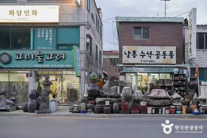 인사동 골동품거리 · 쇼핑
