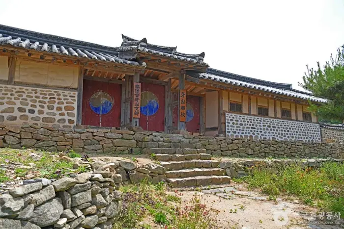 아산향교 · 관광지
