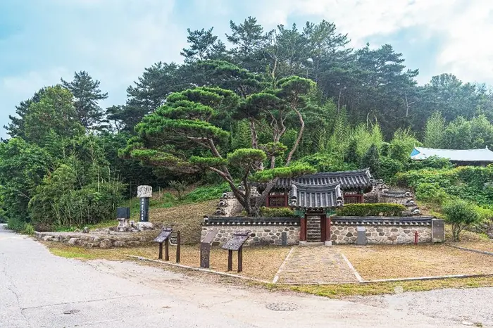 양씨삼강문 · 관광지