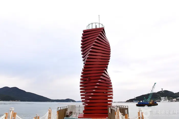 씨월드방파제 등대 · 관광지