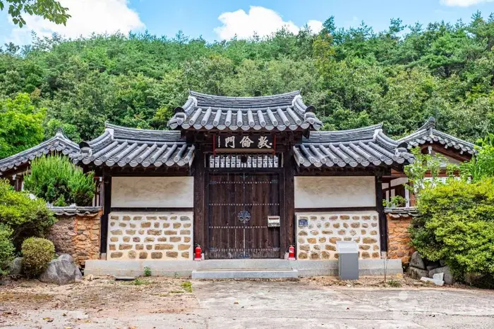 우곡서원 · 관광지