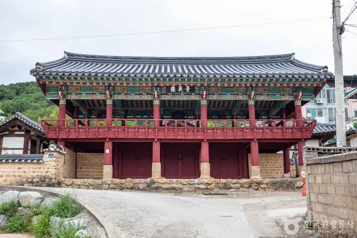 청송향교 · 관광지