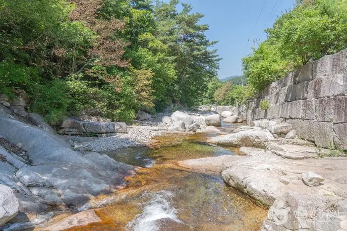 증산 수도계곡 · 관광지